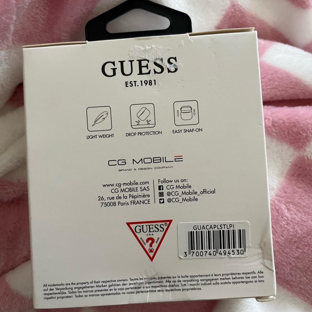 GUESS AirPods case - Picture 3 of 3